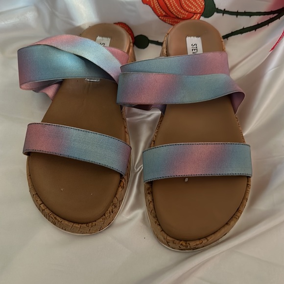 Shoes - Picture 2 of 4